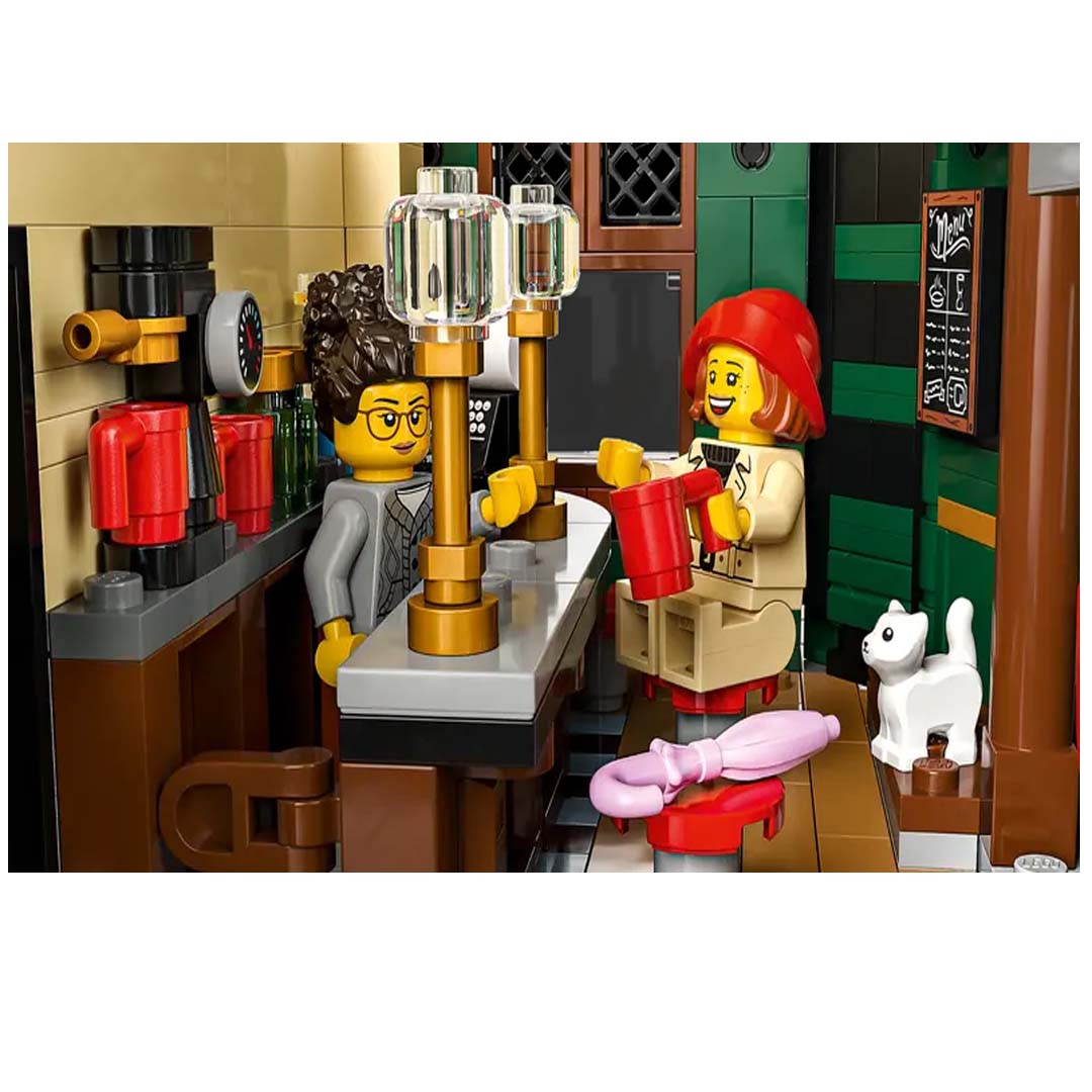 LEGO Icons Tudor Corner 10350: A Historic Build of Elegance and Detail (18+)