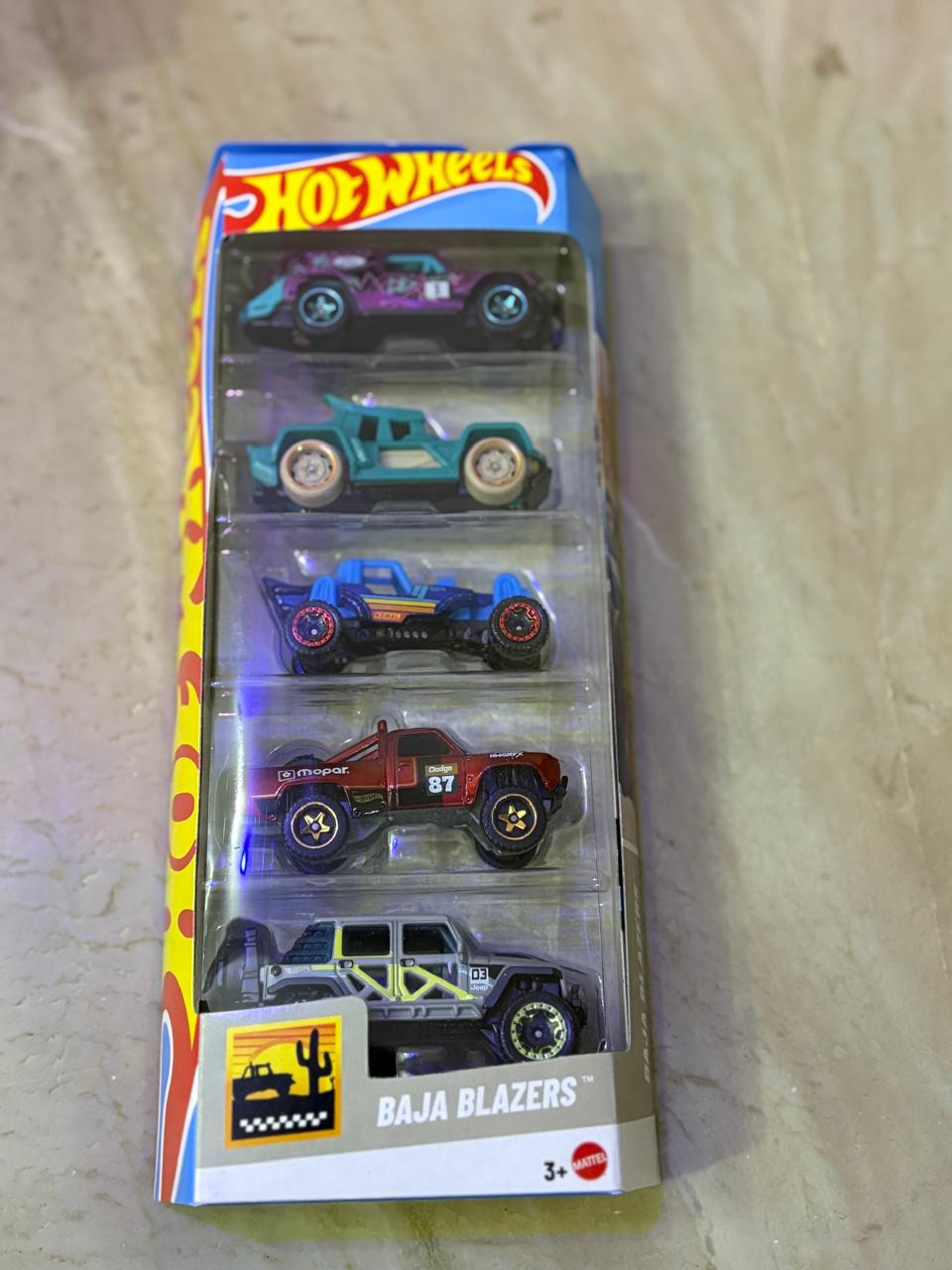 Hot Wheels Baja Blazers 5-Car Pack – Off-Road Adventure Vehicles for Rugged Terrain