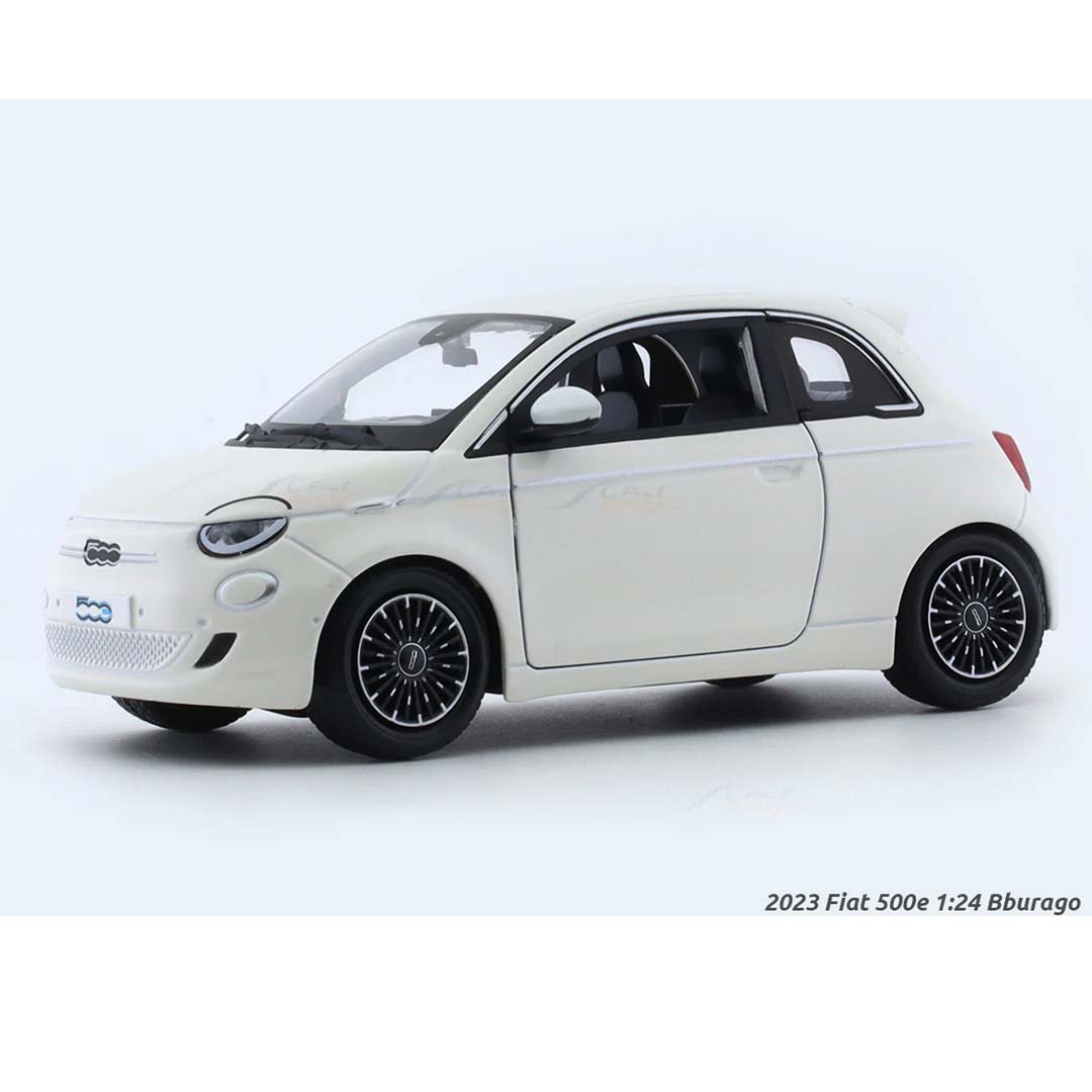Bburago 1:24 scale Fiat 500e white diecast model car with opening doors and detailed interior.