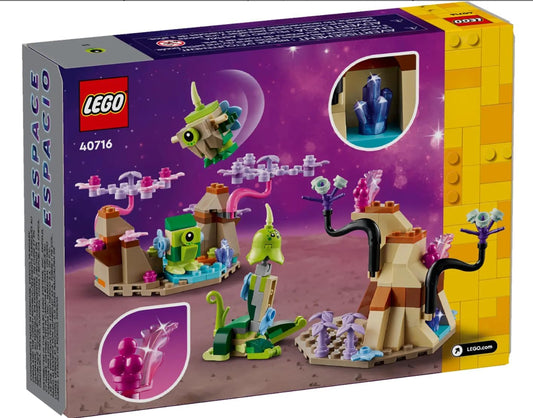 LEGO 40716 Alien Planet Habitat (206 Pieces)