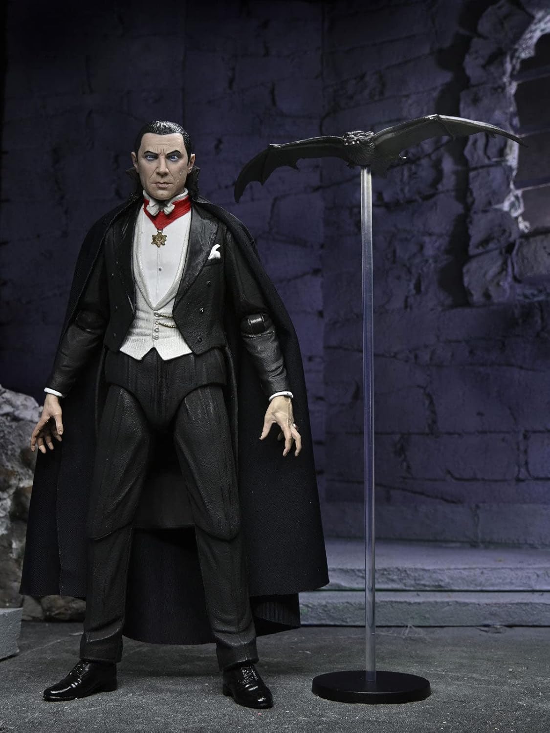 NECA Ultimate Dracula (Transylvania) – 7” Scale Universal Monsters Action Figure