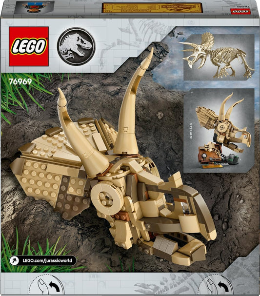 LEGO Jurrasic World Dinosaur Fossils: Triceratops Skull Model, Dinosaur Toy for 9+ Year Old Boys & Girls, with Opening Jaw & Display Stand, Birthday Gift Idea 76969