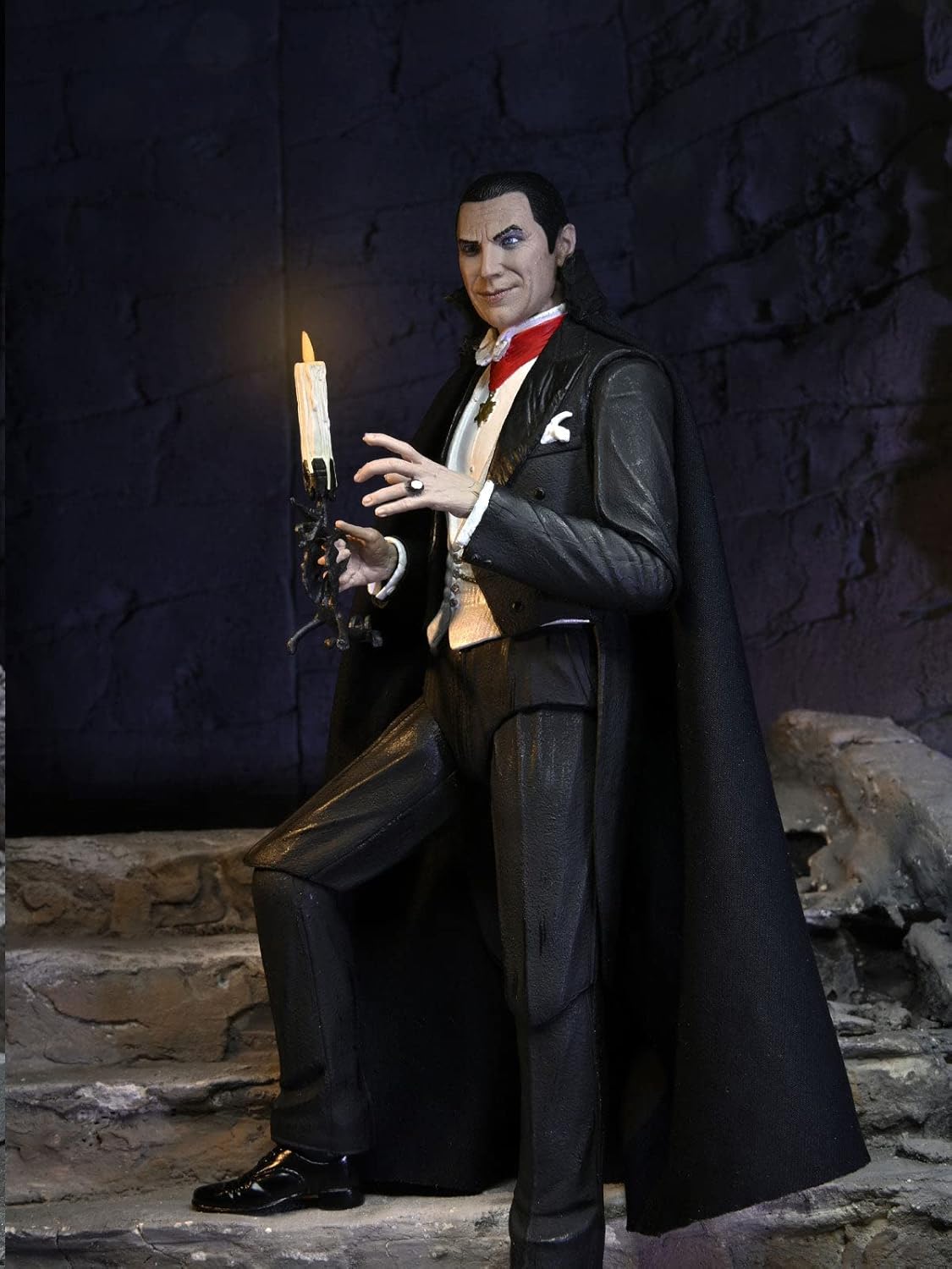 NECA Ultimate Dracula (Transylvania) – 7” Scale Universal Monsters Action Figure