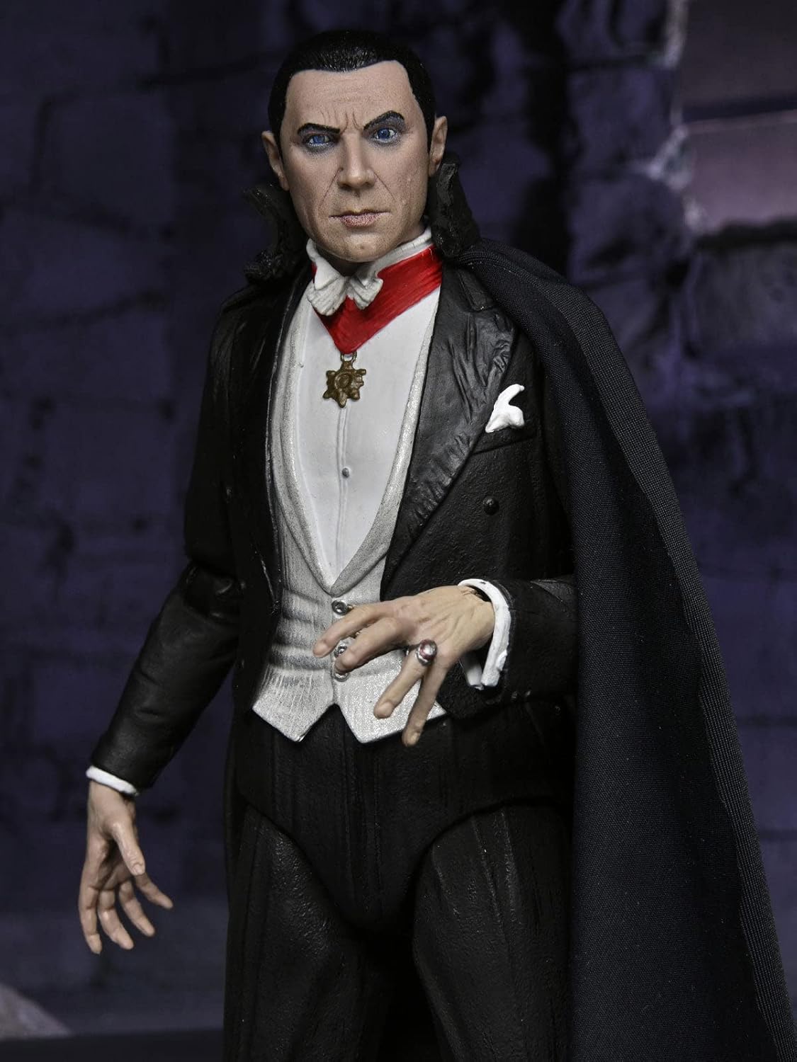 NECA Ultimate Dracula (Transylvania) – 7” Scale Universal Monsters Action Figure