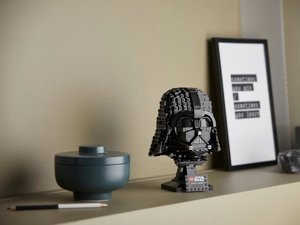 LEGO 75304 Star Wars Darth Vader Helmet Set (834 Pieces)