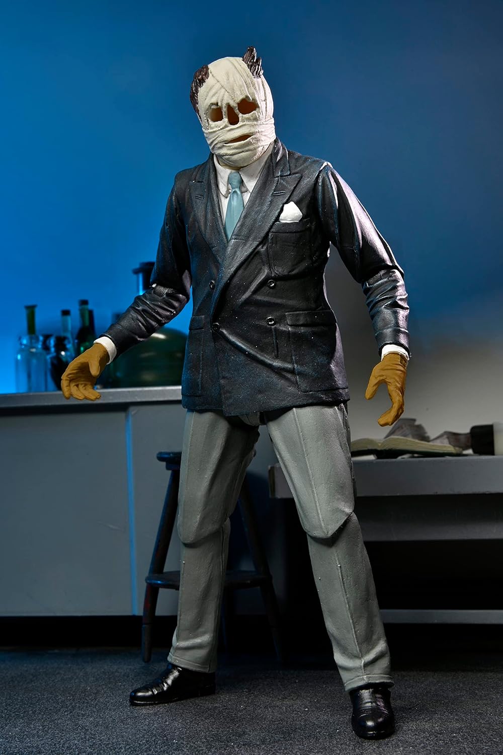 NECA - Universal Monsters - 7” Scale Action Figure - Ultimate Invisible Man Figure (Color)