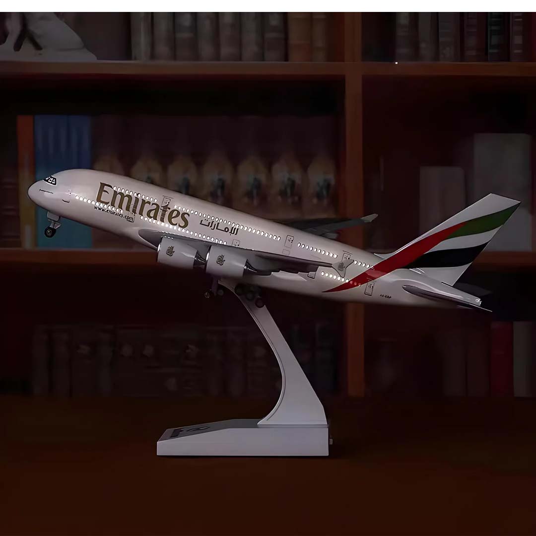 Diecast Collectible 1:250 Scale Model Airplane With Light & Sound – Emirates Airbus A380-800