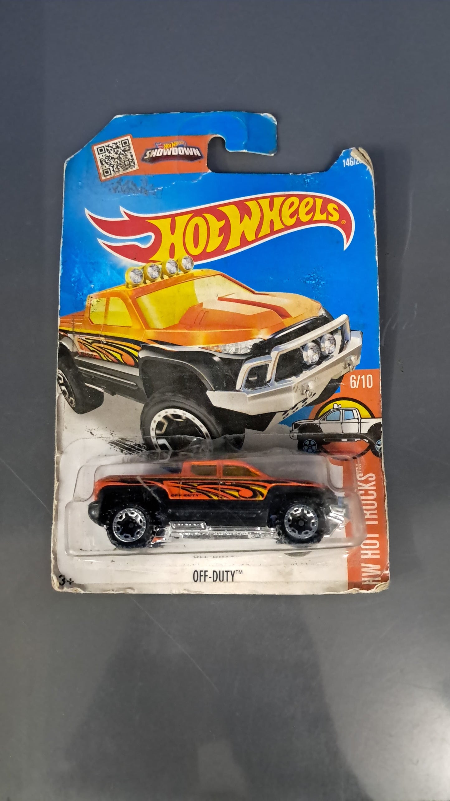 Hot Wheels HW Hot Trucks Off-Duty 146/250 - ( CARD DAMAGE )