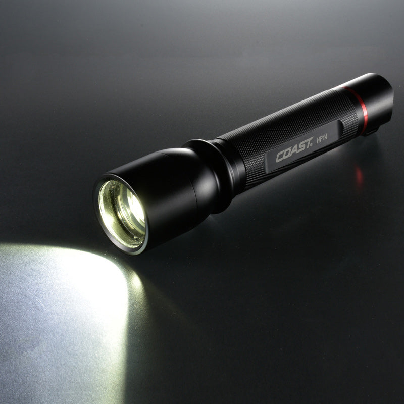 COAST HP14 the focusable LED flashlight with Slide Focus and 4 batteries included