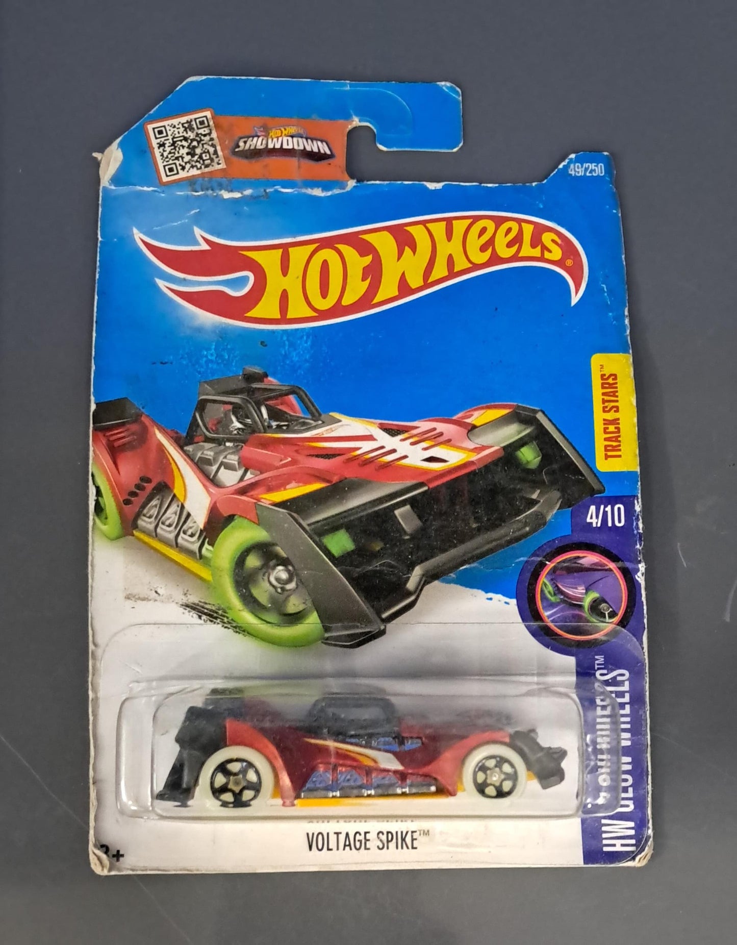 Hot wheels  HW Glow Wheels 4/10 VOLTAGE SPIKE - ( CARD DAMAGE )