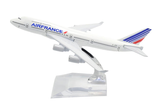 Air France Boeing 747-400 1:400 scale collectible aircraft model (16 cm)

