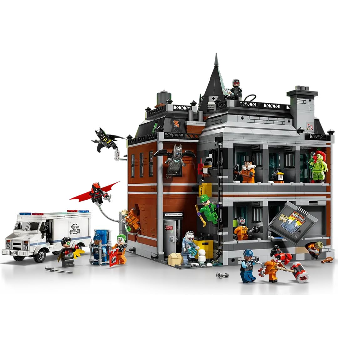 LEGO 76300 Arkham Asylum – Batman 2953-Piece Collector's Set (18+)