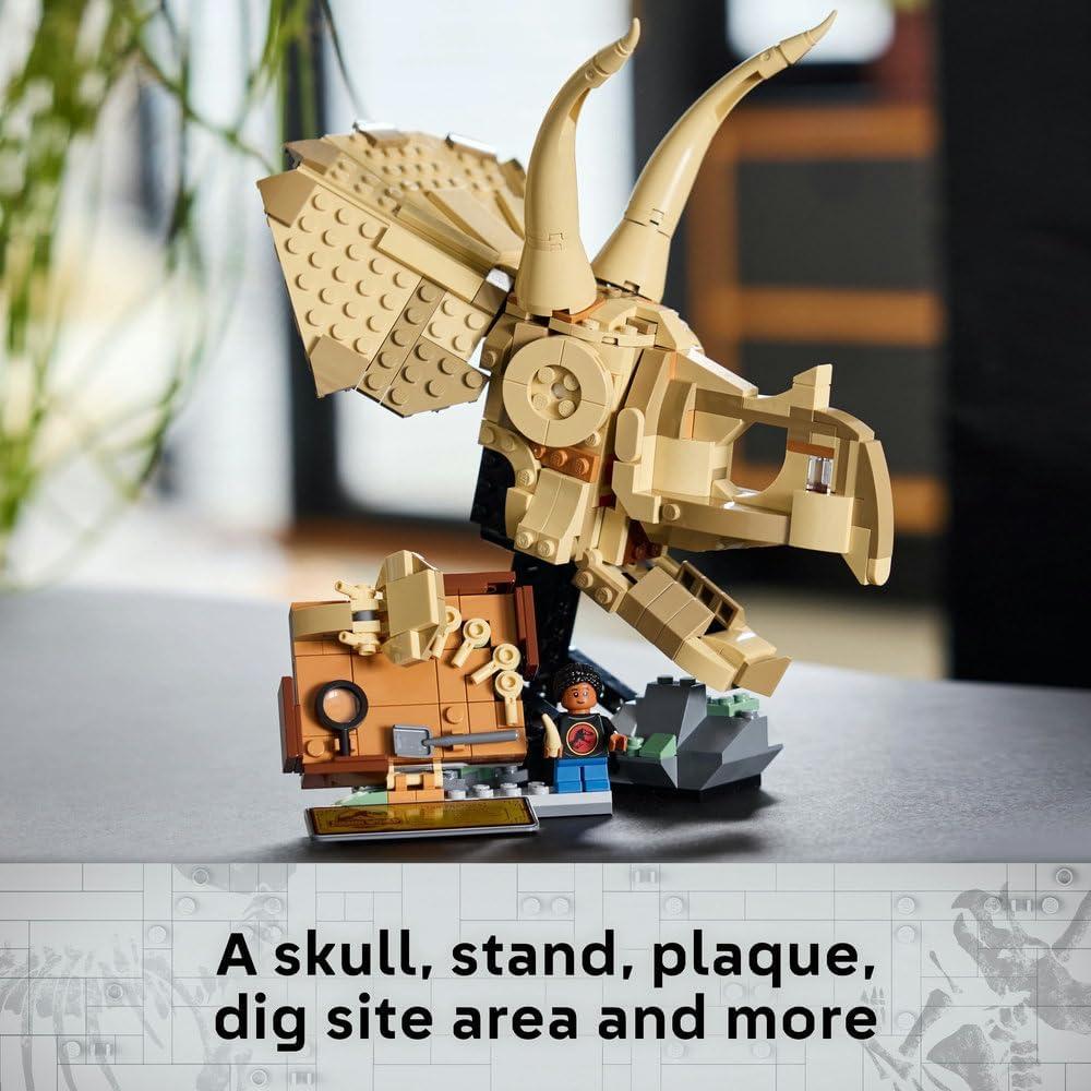 LEGO Jurrasic World Dinosaur Fossils: Triceratops Skull Model, Dinosaur Toy for 9+ Year Old Boys & Girls, with Opening Jaw & Display Stand, Birthday Gift Idea 76969
