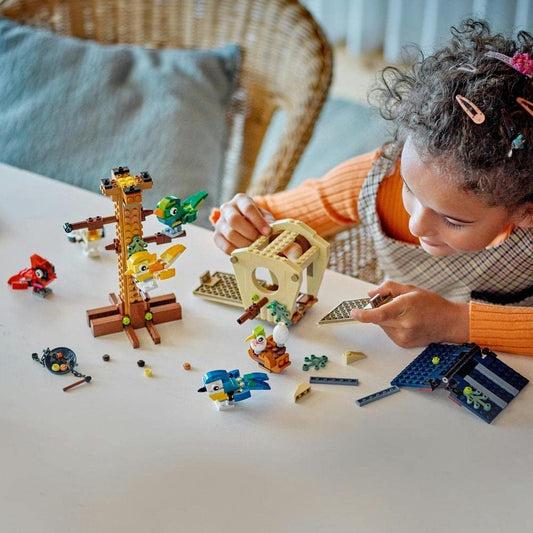 LEGO Creator 31143 Birdhouse 3in1 building set with 476 pieces, featuring different birdhouse designs