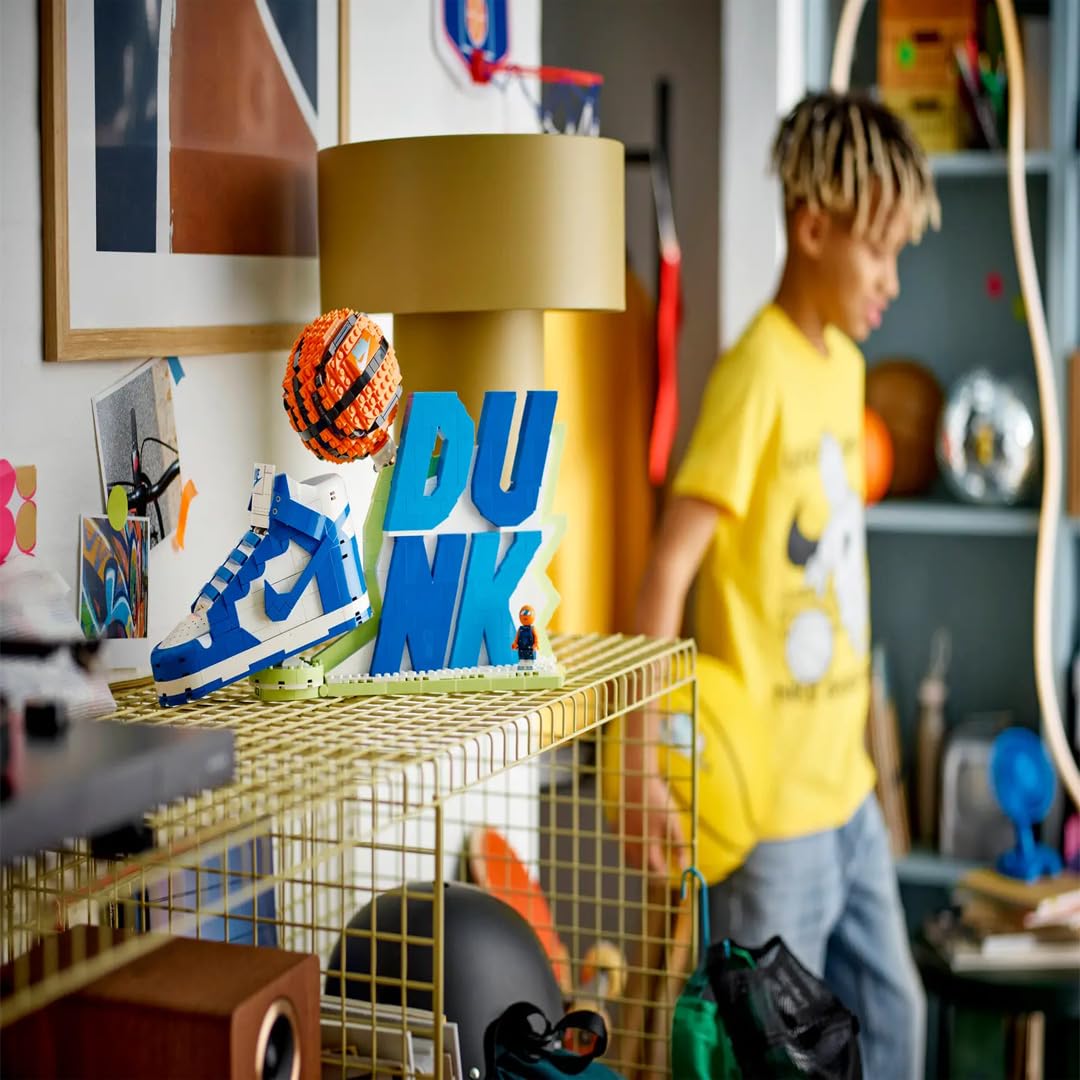 LEGO Nike Dunk Trainer Building Kit 43008 1180 Pieces