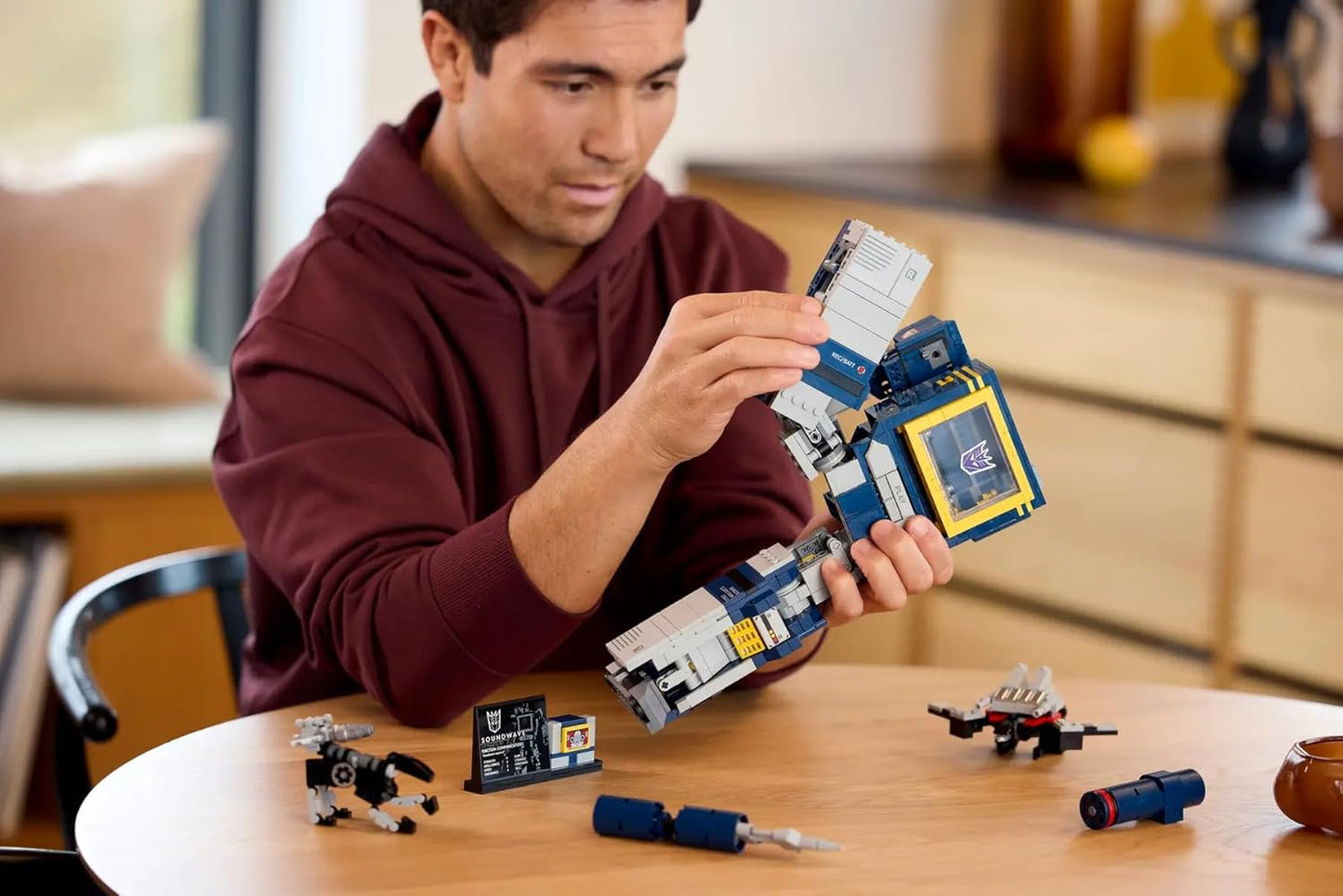 LEGO Icons 10358 Transformers: Soundwave Building Set – 1505 Pieces, Transforming Robot & Cassette Player Model 1505 Piece