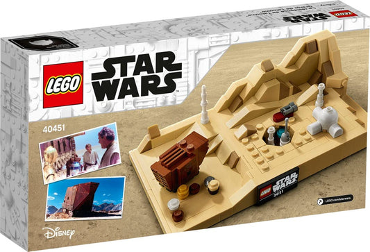 LEGO Star Wars Tatooine Homestead set 40451, showcasing a detailed micro-scale model of the Lars family homestead with accompanying landspeeder and Sandcrawler.​
