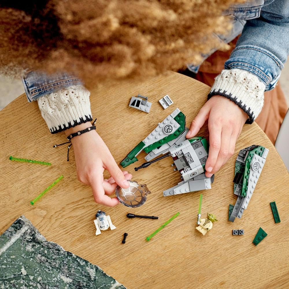 LEGO 75360 Star Wars Yoda’s Jedi Starfighter Building Set (253 Pieces)