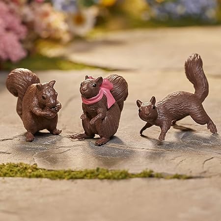 The Unbeatable Squirrel Girl Legends Series 6-inch Action Figure