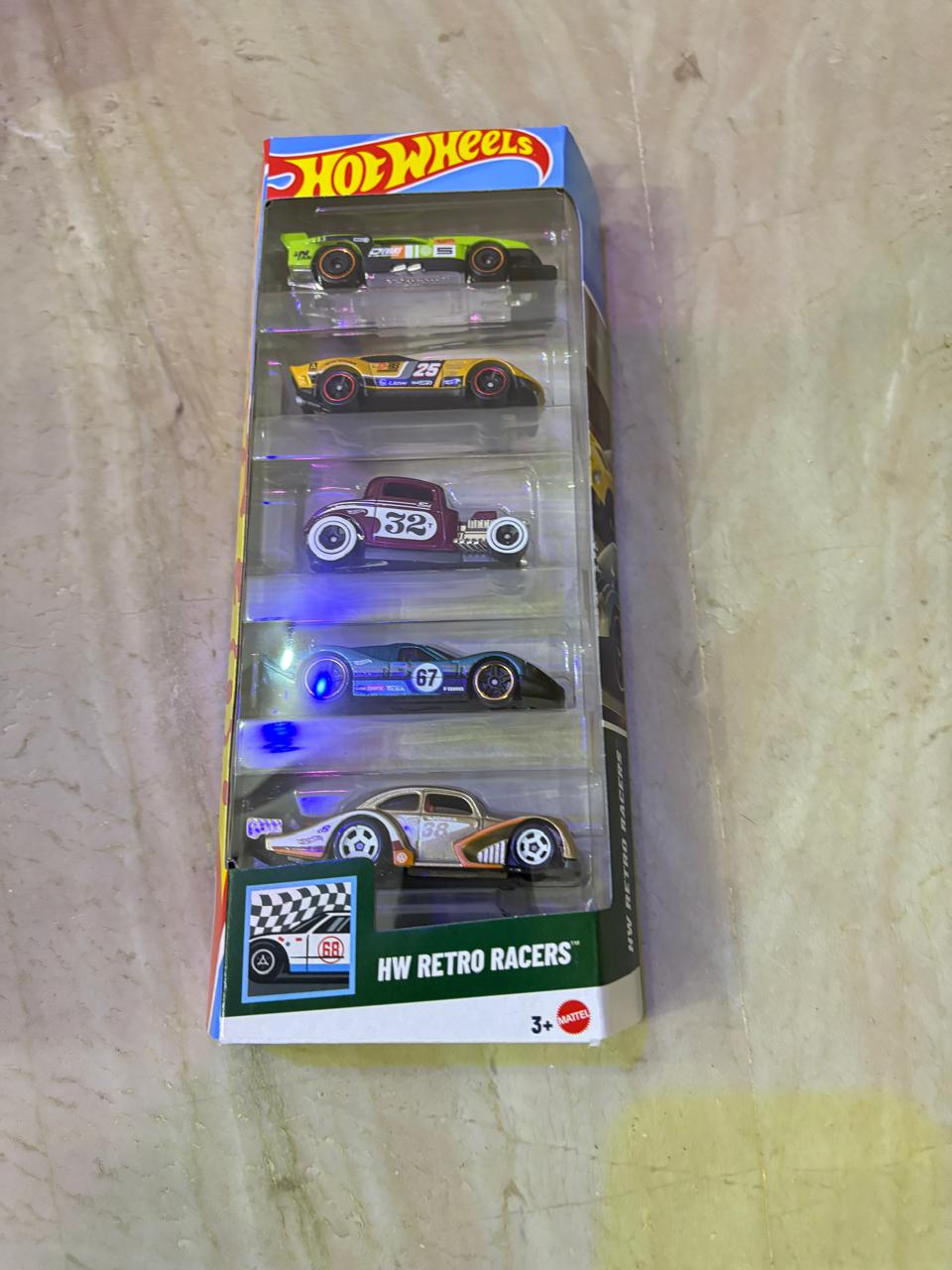 Hot Wheels HW Retro Racers 5-Car Pack – Classic Speed Machines with Vintage Racing Style