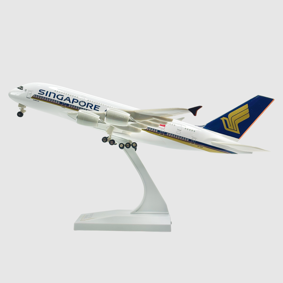 Diecast Collectible 1:250 Scale Model Airplane – Singapore Airways A380