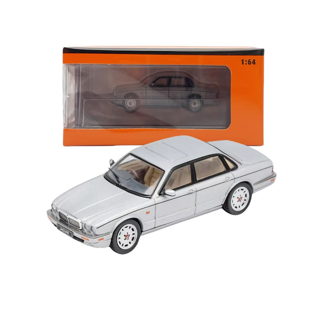 GCD 1:64 Jaguar XJ (X300) Silver Diecast Model Car | Premium Classic Luxury Sedan Miniature