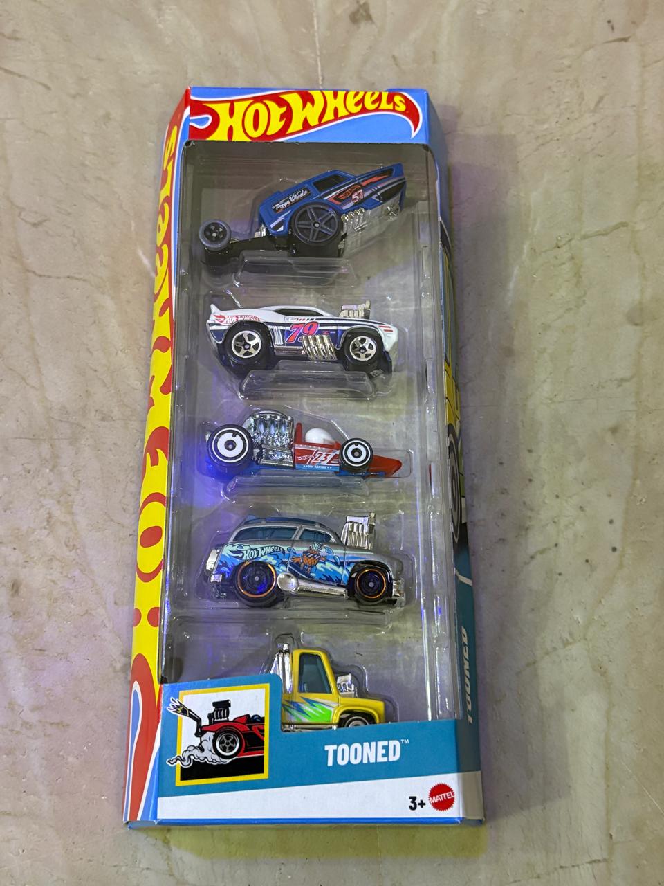 Hot Wheels Tooned 5-Car Pack – Exaggerated Racers with Wild Style & Big Attitude