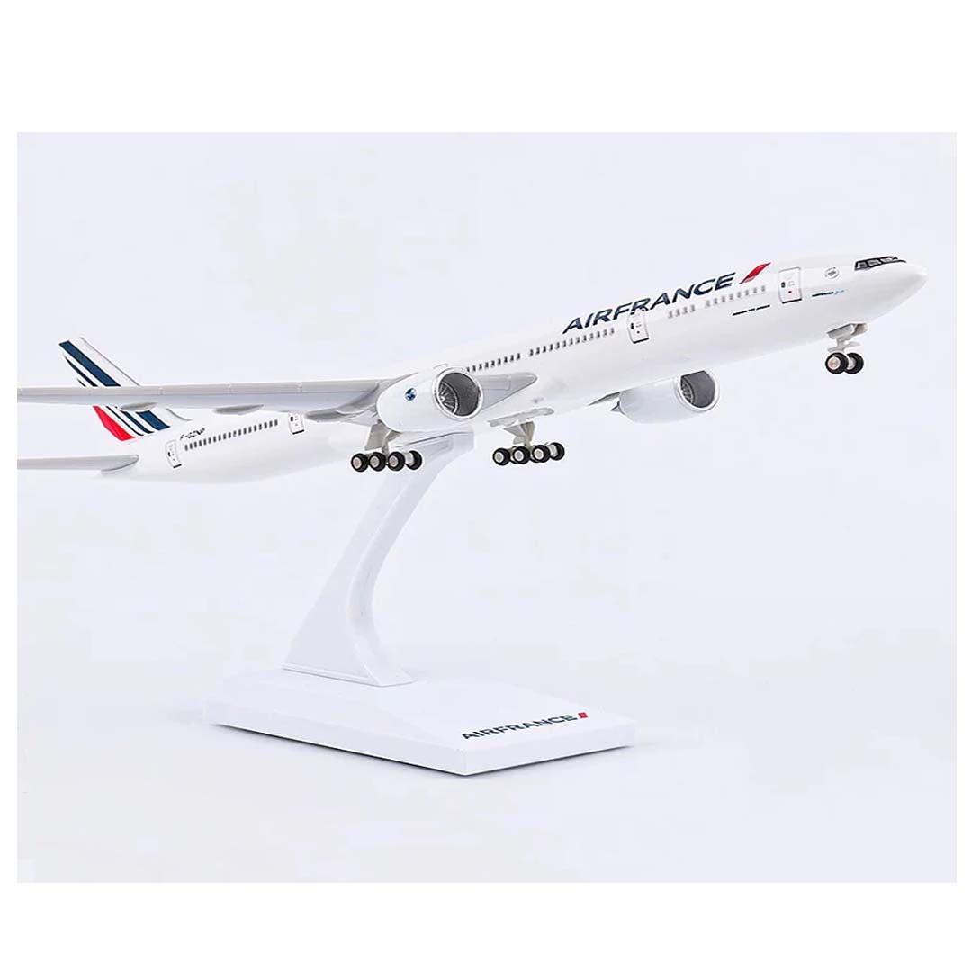 Diecast Collectible 1:250 Scale Model Airplane With Light & Sound  – Air France Boeing 777-380ER