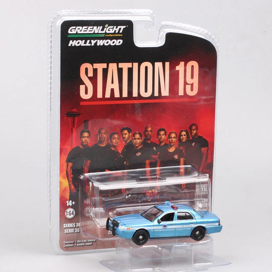 Greenlight Hollywood – Station 19: 2001 Ford Crown Victoria Police Interceptor (1:64 Scale Die-Cast)