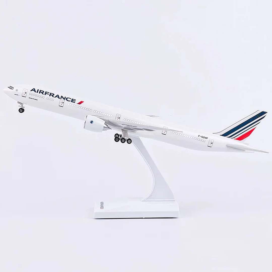 Diecast Collectible 1:250 Scale Model Airplane With Light & Sound  – Air France Boeing 777-380ER