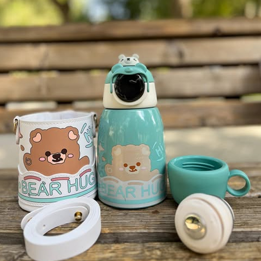 Bear Hug Stainless Steel Digital Water Bottle For Kids with carry bag, additional cup and sipper 500 ML (Green)